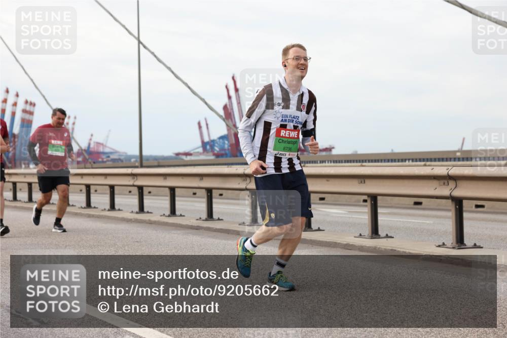 03.10.2025 - Köhlbrandbrückenlauf Lena Gebhardt http://msf.ph/oto/9205662 03.10.2025 16:02:01 Position 2 8736 meine-sportfotos.de