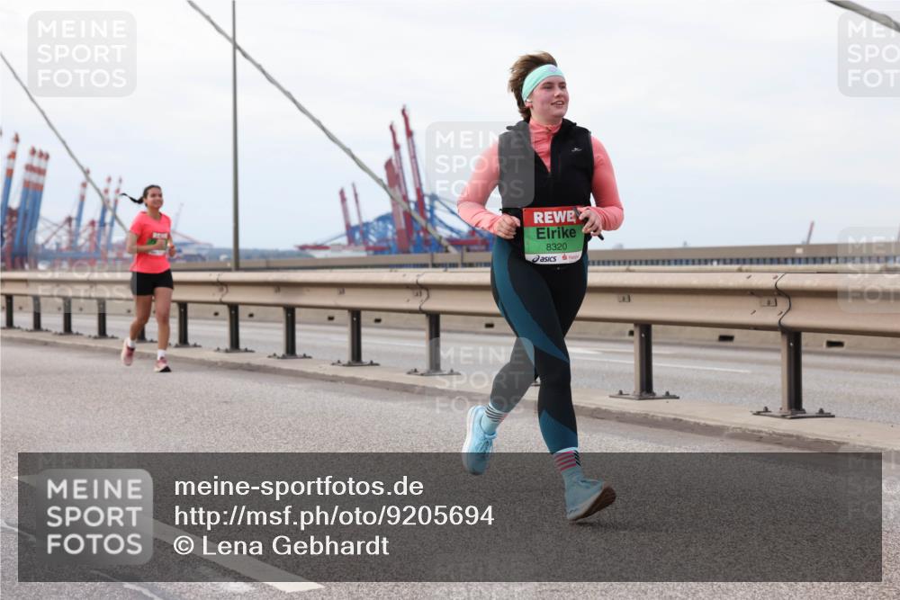 03.10.2025 - Köhlbrandbrückenlauf Lena Gebhardt http://msf.ph/oto/9205694 03.10.2025 16:02:16 Position 2 8320 meine-sportfotos.de