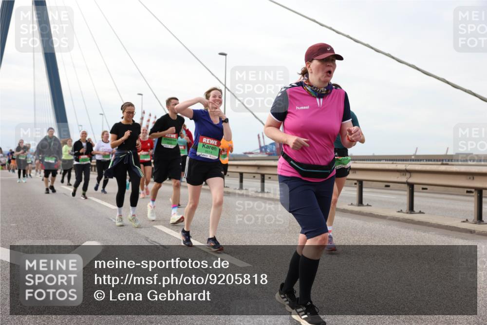 03.10.2025 - Köhlbrandbrückenlauf Lena Gebhardt http://msf.ph/oto/9205818 03.10.2025 16:02:43 Position 2 9514 meine-sportfotos.de