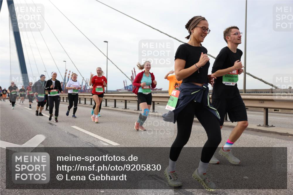 03.10.2025 - Köhlbrandbrückenlauf Lena Gebhardt http://msf.ph/oto/9205830 03.10.2025 16:02:45 Position 2 46, 9648 meine-sportfotos.de
