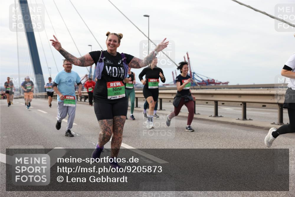 03.10.2025 - Köhlbrandbrückenlauf Lena Gebhardt http://msf.ph/oto/9205873 03.10.2025 16:02:52 Position 2 8053 meine-sportfotos.de