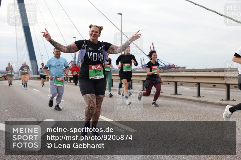03.10.2025 - Köhlbrandbrückenlauf Lena Gebhardt http://msf.ph/oto/9205874 03.10.2025 16:02:52 Position 2 8053 meine-sportfotos.de