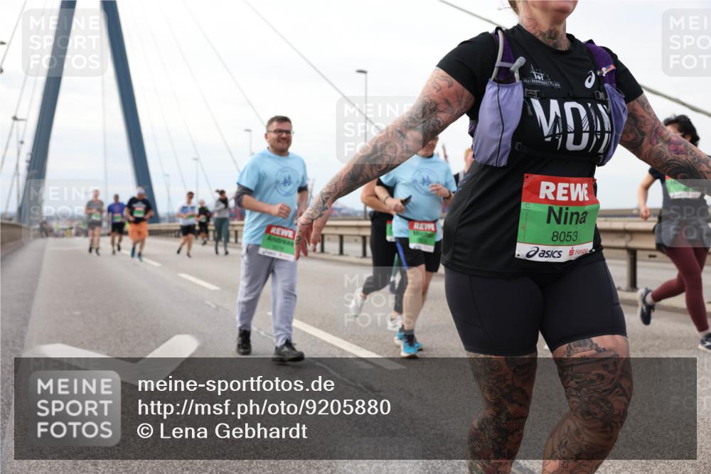 03.10.2025 - Köhlbrandbrückenlauf Lena Gebhardt http://msf.ph/oto/9205880 03.10.2025 16:02:53 Position 2 8053 meine-sportfotos.de