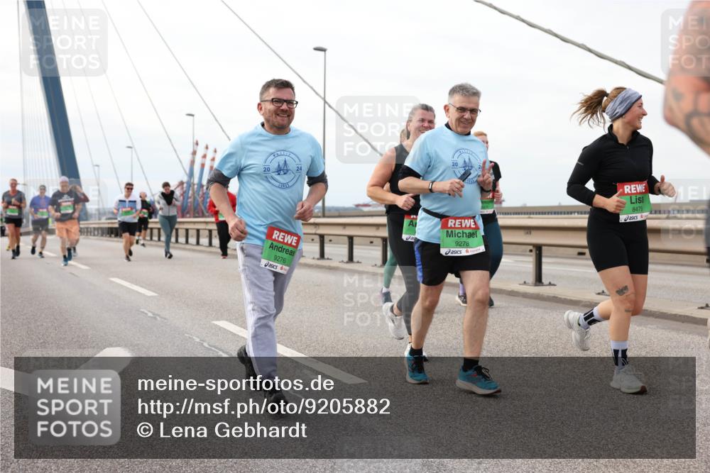 03.10.2025 - Köhlbrandbrückenlauf Lena Gebhardt http://msf.ph/oto/9205882 03.10.2025 16:02:53 Position 2 20, 24, 9276, 8479, 9278 meine-sportfotos.de