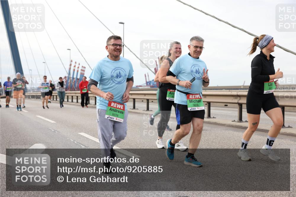 03.10.2025 - Köhlbrandbrückenlauf Lena Gebhardt http://msf.ph/oto/9205885 03.10.2025 16:02:54 Position 2 20, 24, 9276, 20, 9278, 847 meine-sportfotos.de