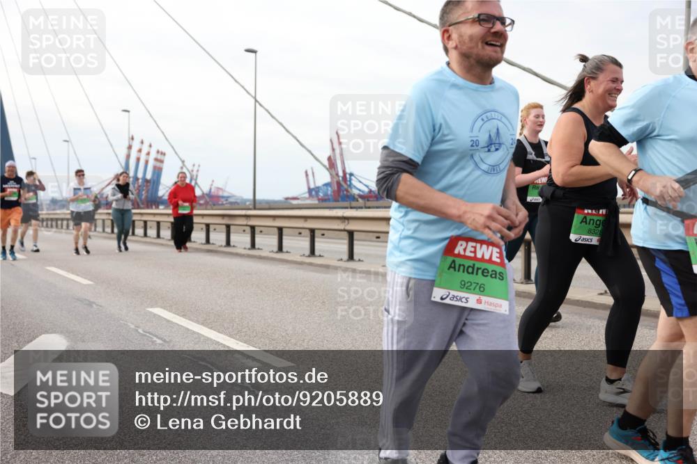 03.10.2025 - Köhlbrandbrückenlauf Lena Gebhardt http://msf.ph/oto/9205889 03.10.2025 16:02:54 Position 2 20, 9276, 8328 meine-sportfotos.de