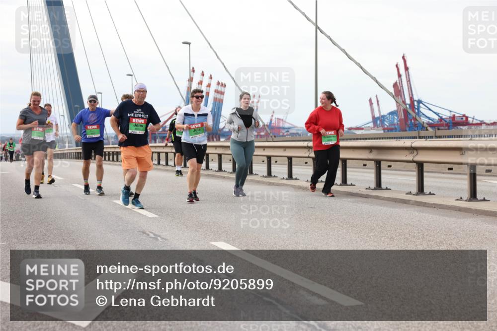 03.10.2025 - Köhlbrandbrückenlauf Lena Gebhardt http://msf.ph/oto/9205899 03.10.2025 16:02:56 Position 2 8624 meine-sportfotos.de