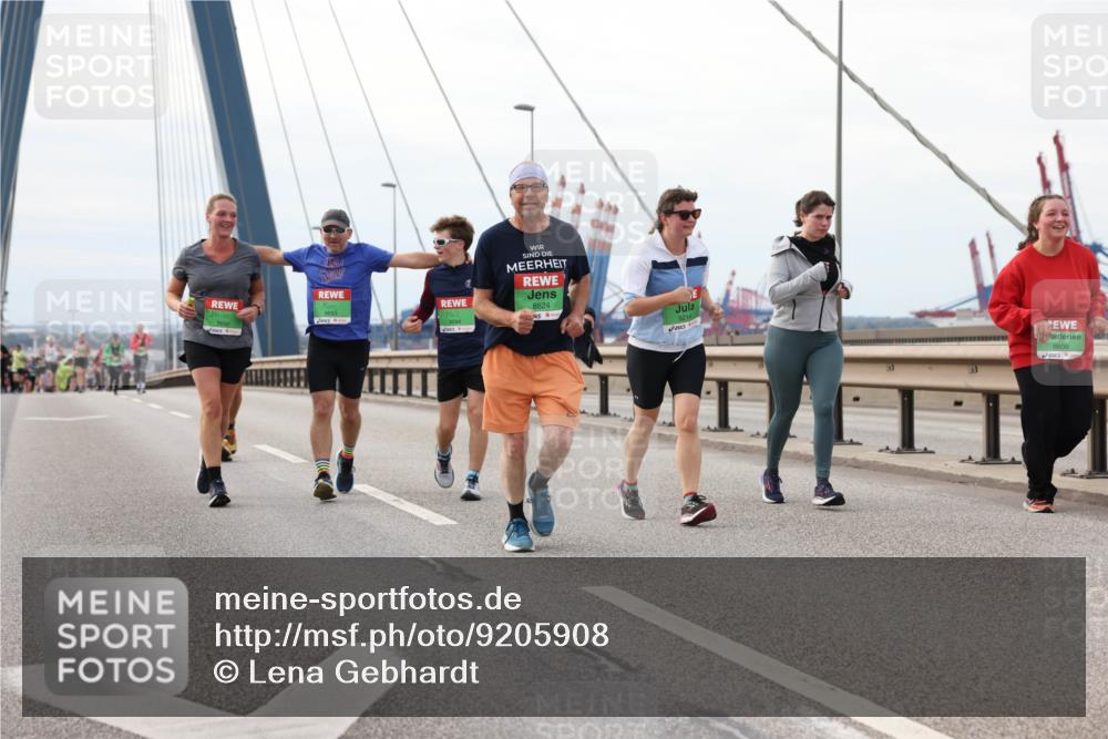 03.10.2025 - Köhlbrandbrückenlauf Lena Gebhardt http://msf.ph/oto/9205908 03.10.2025 16:02:57 Position 2 9694, 8624, 9214, 8608 meine-sportfotos.de