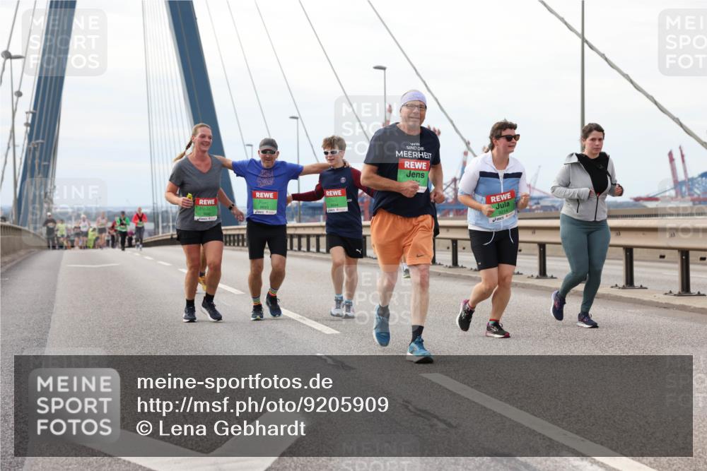 03.10.2025 - Köhlbrandbrückenlauf Lena Gebhardt http://msf.ph/oto/9205909 03.10.2025 16:02:57 Position 2 9694, 9214 meine-sportfotos.de