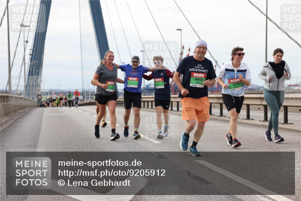 03.10.2025 - Köhlbrandbrückenlauf Lena Gebhardt http://msf.ph/oto/9205912 03.10.2025 16:02:58 Position 2 8624, 9214 meine-sportfotos.de