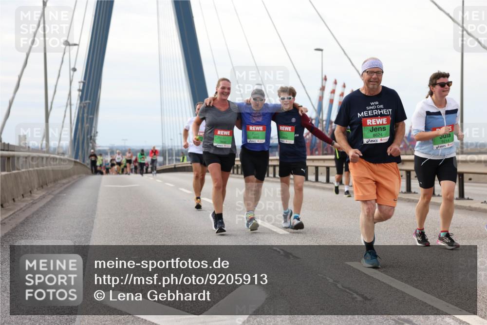 03.10.2025 - Köhlbrandbrückenlauf Lena Gebhardt http://msf.ph/oto/9205913 03.10.2025 16:02:58 Position 2 8624, 9214 meine-sportfotos.de