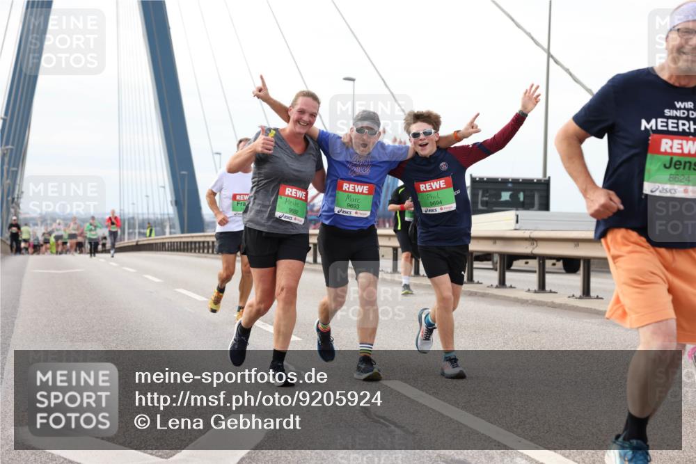 03.10.2025 - Köhlbrandbrückenlauf Lena Gebhardt http://msf.ph/oto/9205924 03.10.2025 16:02:59 Position 2 9693, 9692, 9694, 8624 meine-sportfotos.de
