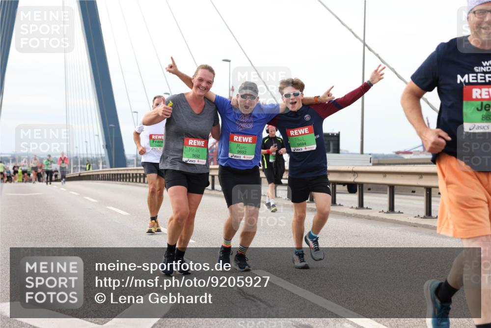 03.10.2025 - Köhlbrandbrückenlauf Lena Gebhardt http://msf.ph/oto/9205927 03.10.2025 16:02:59 Position 2 9692, 9694, 9693, 862 meine-sportfotos.de