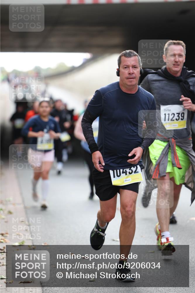 05.10.2025 - 20. swb-Marathon Bremen Michael Strokosch http://msf.ph/oto/9206034 05.10.2025 10:45:49 Laufen 10432, 11239 meine-sportfotos.de