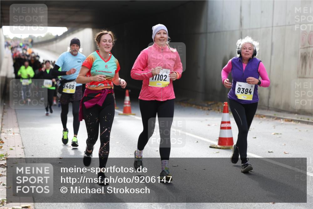 05.10.2025 - 20. swb-Marathon Bremen Michael Strokosch http://msf.ph/oto/9206147 05.10.2025 10:58:11 Laufen 9409, 20, 1102, 9394 meine-sportfotos.de