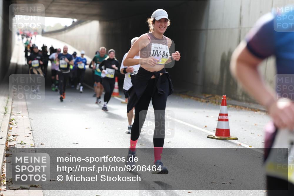 05.10.2025 - 20. swb-Marathon Bremen Michael Strokosch http://msf.ph/oto/9206464 05.10.2025 10:49:05 Laufen 5402, 1084 meine-sportfotos.de