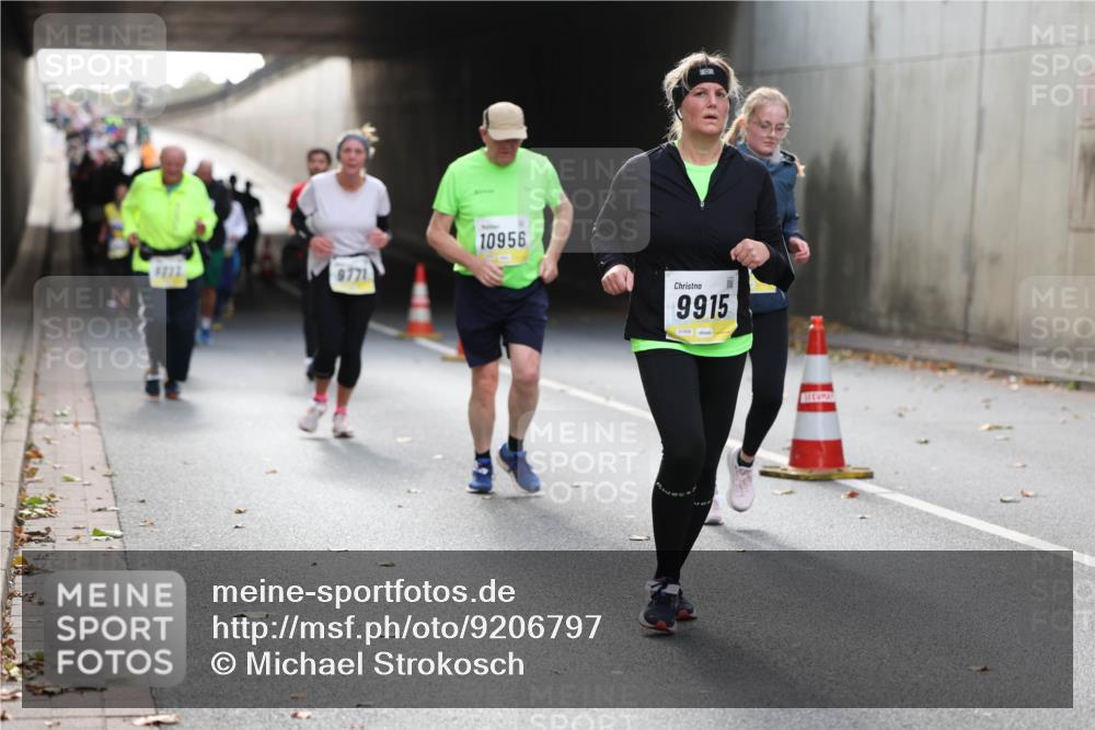 05.10.2025 - 20. swb-Marathon Bremen Michael Strokosch http://msf.ph/oto/9206797 05.10.2025 10:58:18 Laufen 9771, 10956, 9915, 01959 meine-sportfotos.de