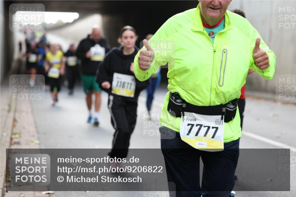 05.10.2025 - 20. swb-Marathon Bremen Michael Strokosch http://msf.ph/oto/9206822 05.10.2025 10:58:24 Laufen 11611, 7777 meine-sportfotos.de