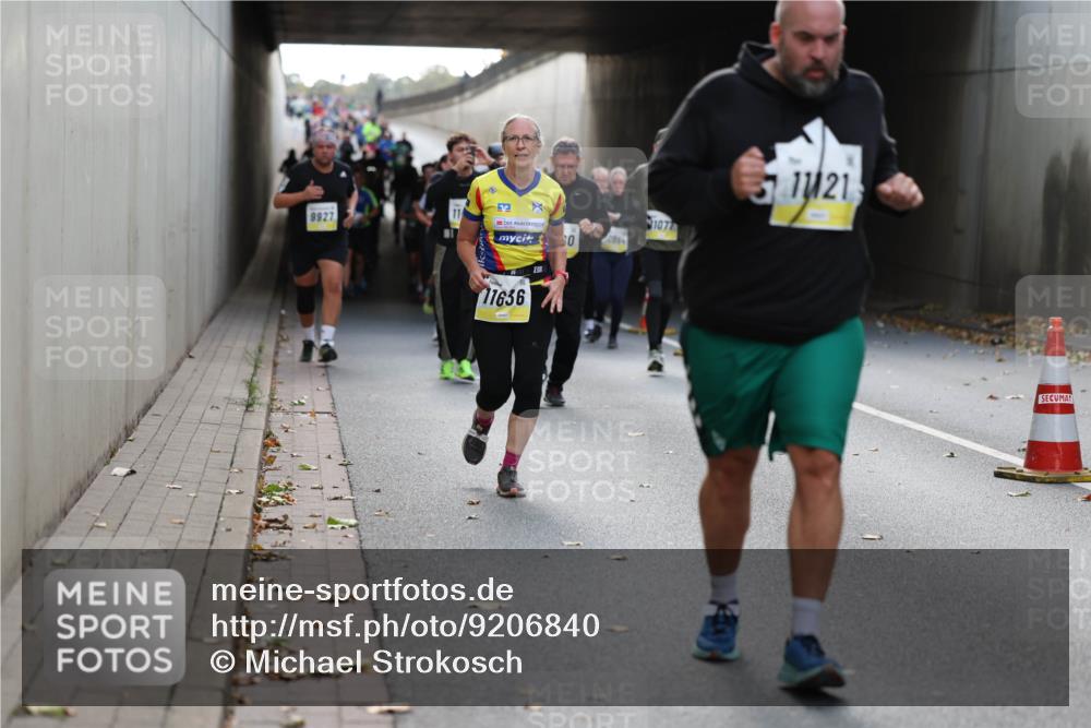 05.10.2025 - 20. swb-Marathon Bremen Michael Strokosch http://msf.ph/oto/9206840 05.10.2025 10:58:27 Laufen 11, 9927, 0, 11636, 238, 1077, 1121 meine-sportfotos.de