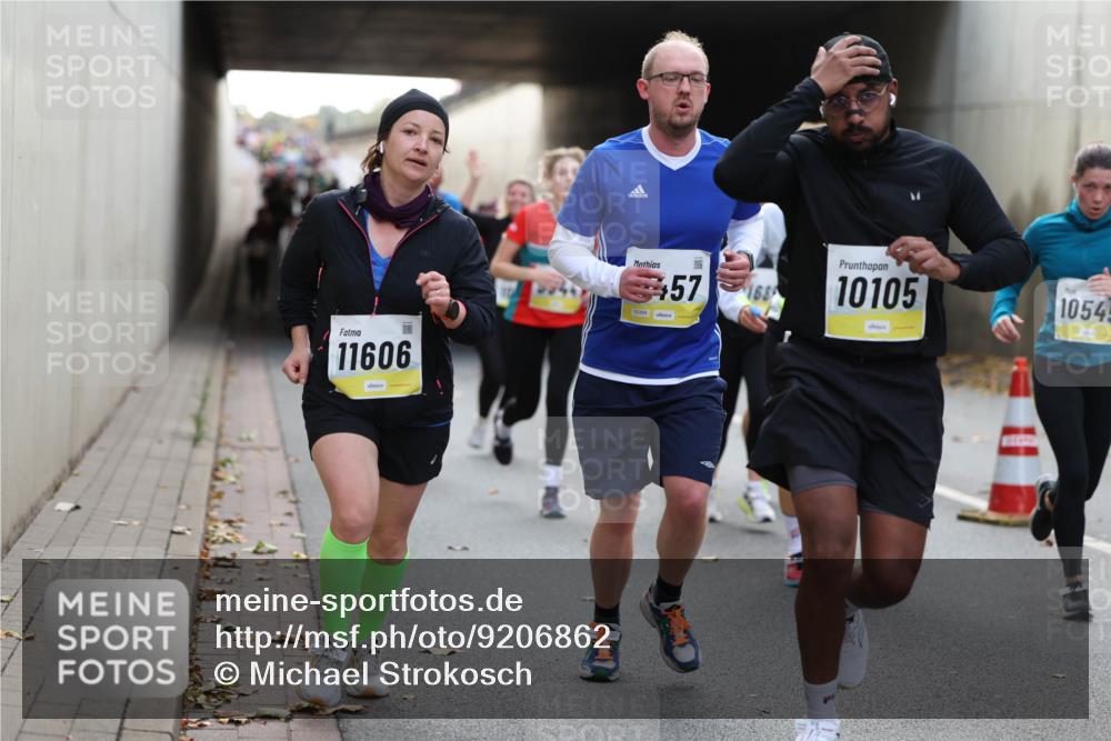 05.10.2025 - 20. swb-Marathon Bremen Michael Strokosch http://msf.ph/oto/9206862 05.10.2025 10:51:52 Laufen 11606, 57, 10105, 1054 meine-sportfotos.de