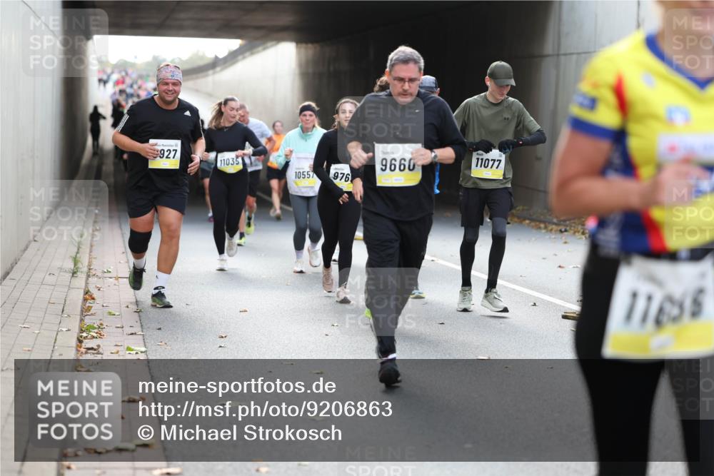 05.10.2025 - 20. swb-Marathon Bremen Michael Strokosch http://msf.ph/oto/9206863 05.10.2025 10:58:30 Laufen 927, 11035, 10557, 976, 9660, 11077, 11656 meine-sportfotos.de