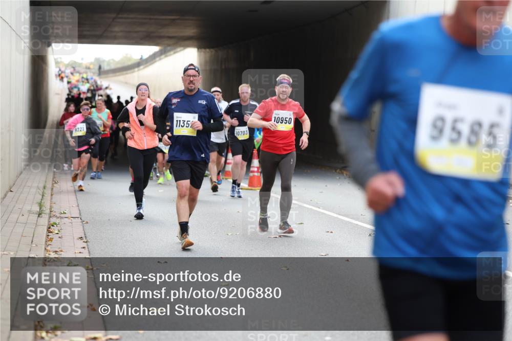 05.10.2025 - 20. swb-Marathon Bremen Michael Strokosch http://msf.ph/oto/9206880 05.10.2025 10:51:57 Laufen 10950, 11352, 9221, 10703, 9585 meine-sportfotos.de