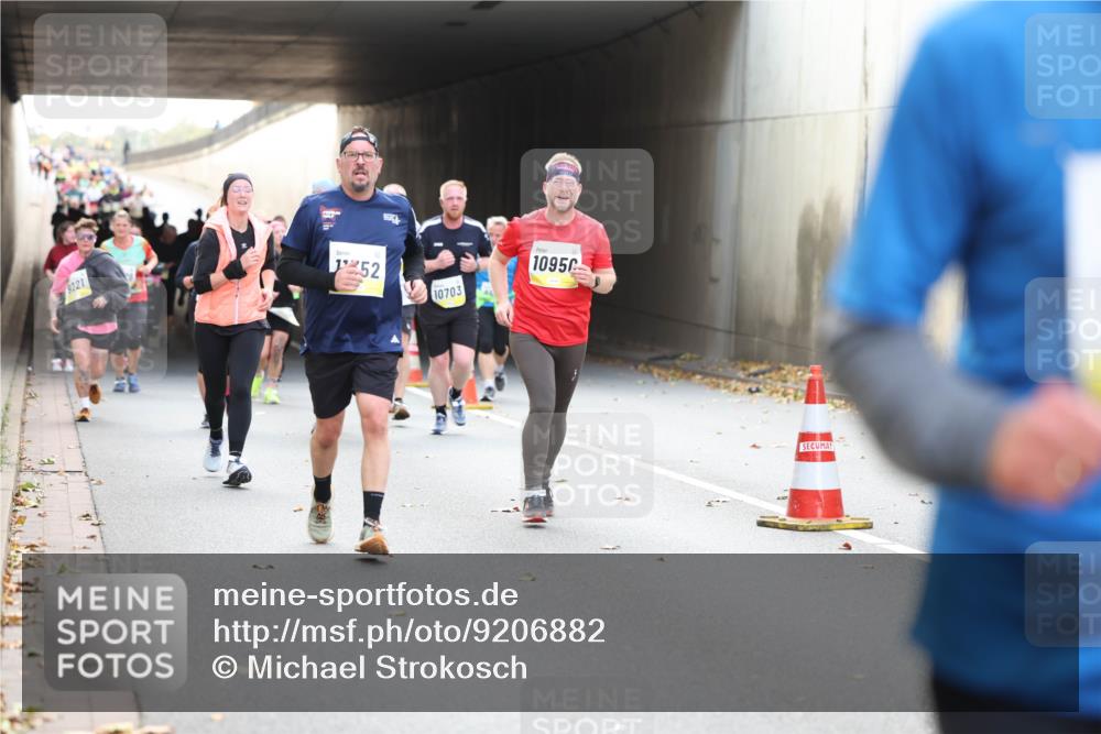 05.10.2025 - 20. swb-Marathon Bremen Michael Strokosch http://msf.ph/oto/9206882 05.10.2025 10:51:57 Laufen 9221, 1252, 10703, 10950 meine-sportfotos.de