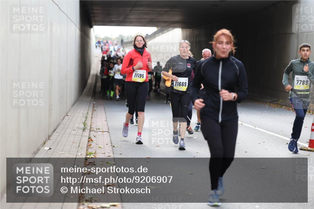 05.10.2025 - 20. swb-Marathon Bremen Michael Strokosch http://msf.ph/oto/9206907 05.10.2025 10:58:41 Laufen 11196, 11669, 7789 meine-sportfotos.de