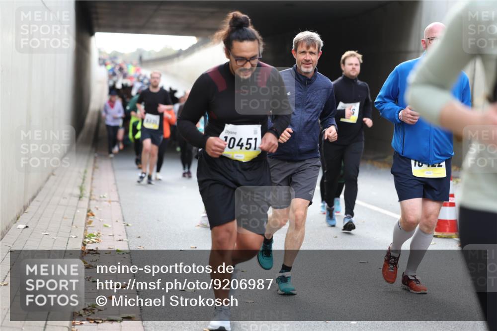 05.10.2025 - 20. swb-Marathon Bremen Michael Strokosch http://msf.ph/oto/9206987 05.10.2025 10:58:56 Laufen 0451 meine-sportfotos.de