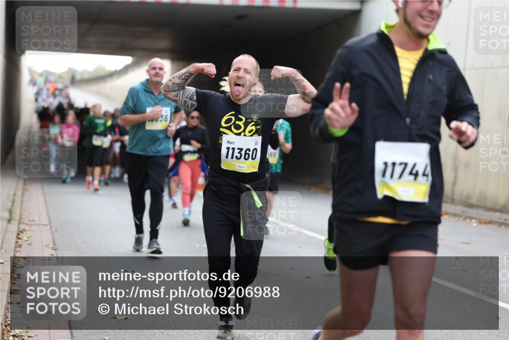 05.10.2025 - 20. swb-Marathon Bremen Michael Strokosch http://msf.ph/oto/9206988 05.10.2025 10:52:26 Laufen 36, 636, 11360, 11744 meine-sportfotos.de