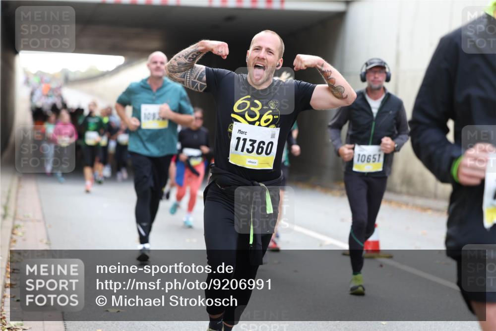 05.10.2025 - 20. swb-Marathon Bremen Michael Strokosch http://msf.ph/oto/9206991 05.10.2025 10:52:26 Laufen 63, 6, 11360, 10651 meine-sportfotos.de