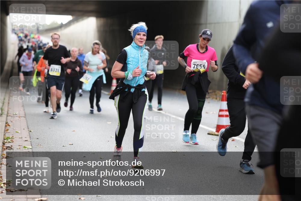 05.10.2025 - 20. swb-Marathon Bremen Michael Strokosch http://msf.ph/oto/9206997 05.10.2025 10:58:58 Laufen 718, 42, 9335, 7654 meine-sportfotos.de