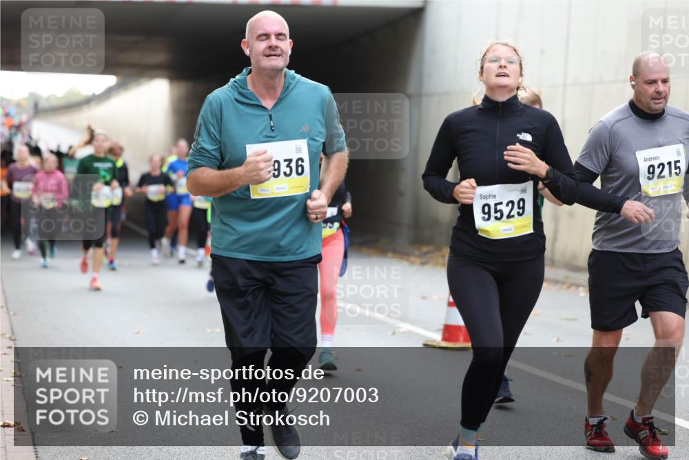 05.10.2025 - 20. swb-Marathon Bremen Michael Strokosch http://msf.ph/oto/9207003 05.10.2025 10:52:28 Laufen 02534, 936, 9529, 9215 meine-sportfotos.de