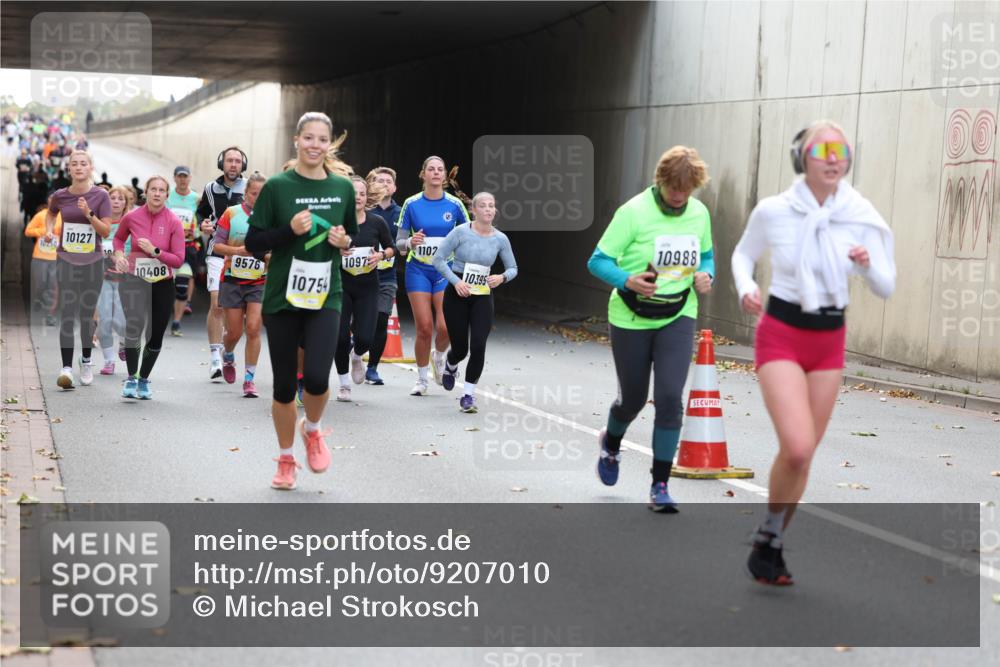 05.10.2025 - 20. swb-Marathon Bremen Michael Strokosch http://msf.ph/oto/9207010 05.10.2025 10:52:31 Laufen 1102, 10127, 1097, 9576, 10395, 10408, 10754, 10988, 00 meine-sportfotos.de