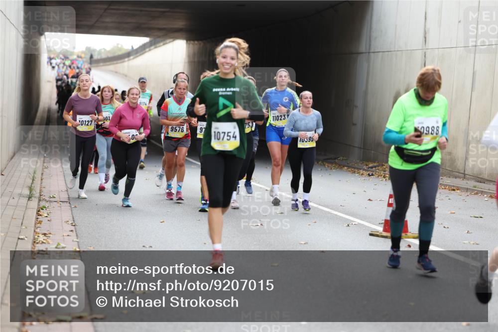 05.10.2025 - 20. swb-Marathon Bremen Michael Strokosch http://msf.ph/oto/9207015 05.10.2025 10:52:32 Laufen 0127, 601, 9174, 9576, 97, 10754, 75, 11023, 9988, 10395 meine-sportfotos.de