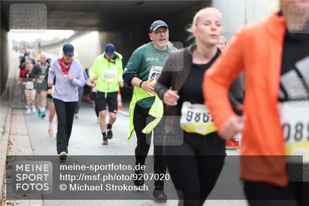 05.10.2025 - 20. swb-Marathon Bremen Michael Strokosch http://msf.ph/oto/9207020 05.10.2025 10:59:04 Laufen 10025, 99, 986, 089 meine-sportfotos.de