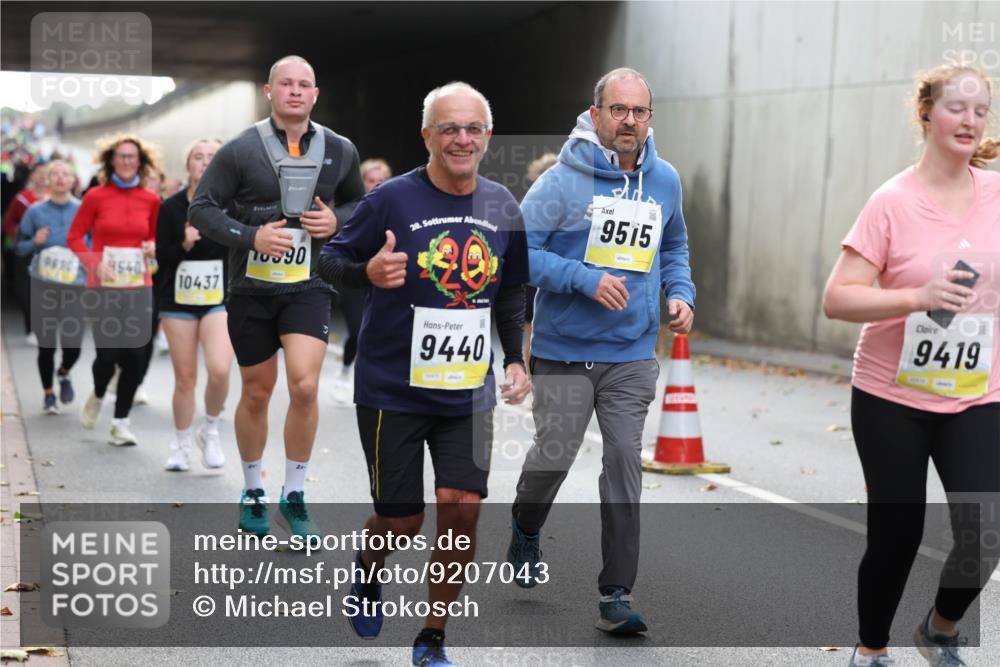 05.10.2025 - 20. swb-Marathon Bremen Michael Strokosch http://msf.ph/oto/9207043 05.10.2025 10:59:10 Laufen 9690, 10437, 10590, 20, 9515, 9440, 9419 meine-sportfotos.de