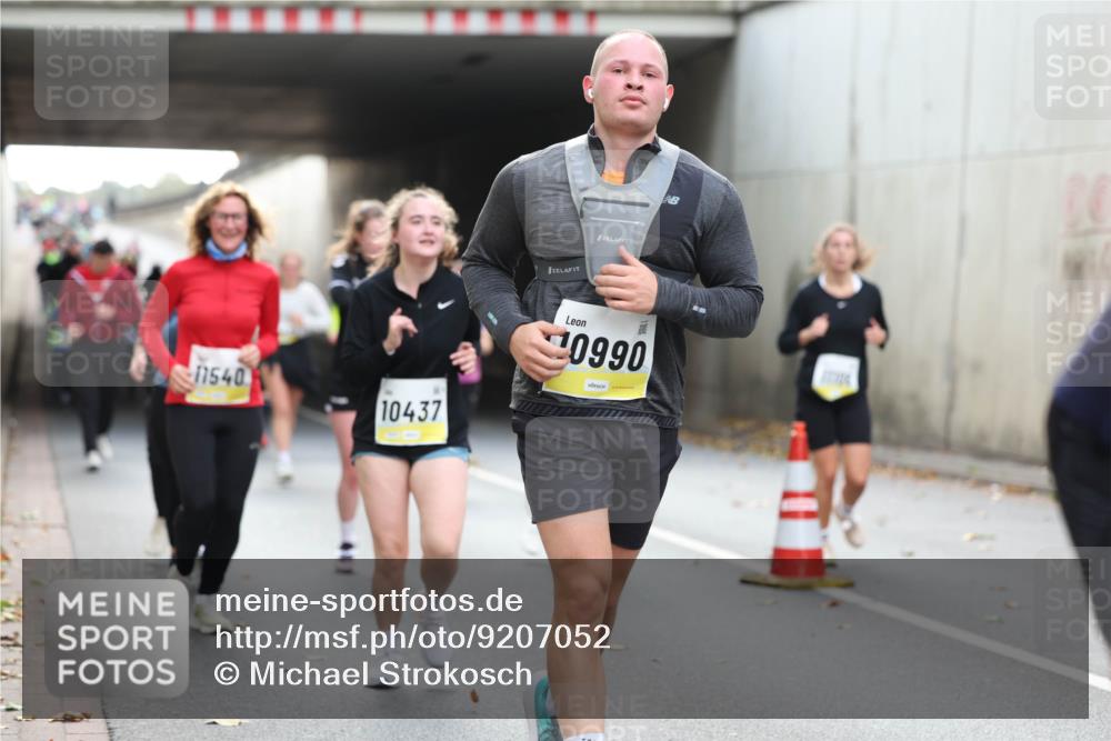 05.10.2025 - 20. swb-Marathon Bremen Michael Strokosch http://msf.ph/oto/9207052 05.10.2025 10:59:12 Laufen 1540, 10437, 10990 meine-sportfotos.de