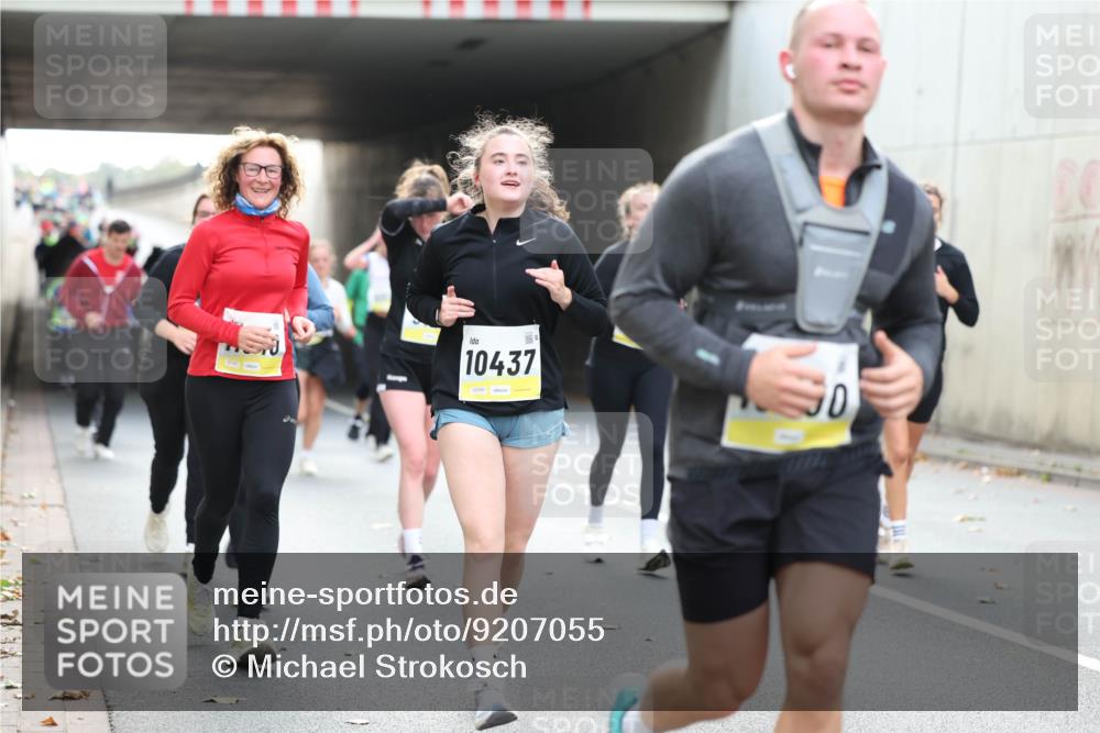 05.10.2025 - 20. swb-Marathon Bremen Michael Strokosch http://msf.ph/oto/9207055 05.10.2025 10:59:12 Laufen 10437 meine-sportfotos.de