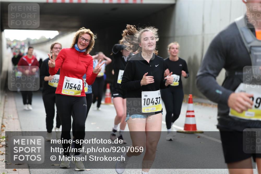 05.10.2025 - 20. swb-Marathon Bremen Michael Strokosch http://msf.ph/oto/9207059 05.10.2025 10:59:13 Laufen 109, 11540, 10437, 02599, 29 meine-sportfotos.de