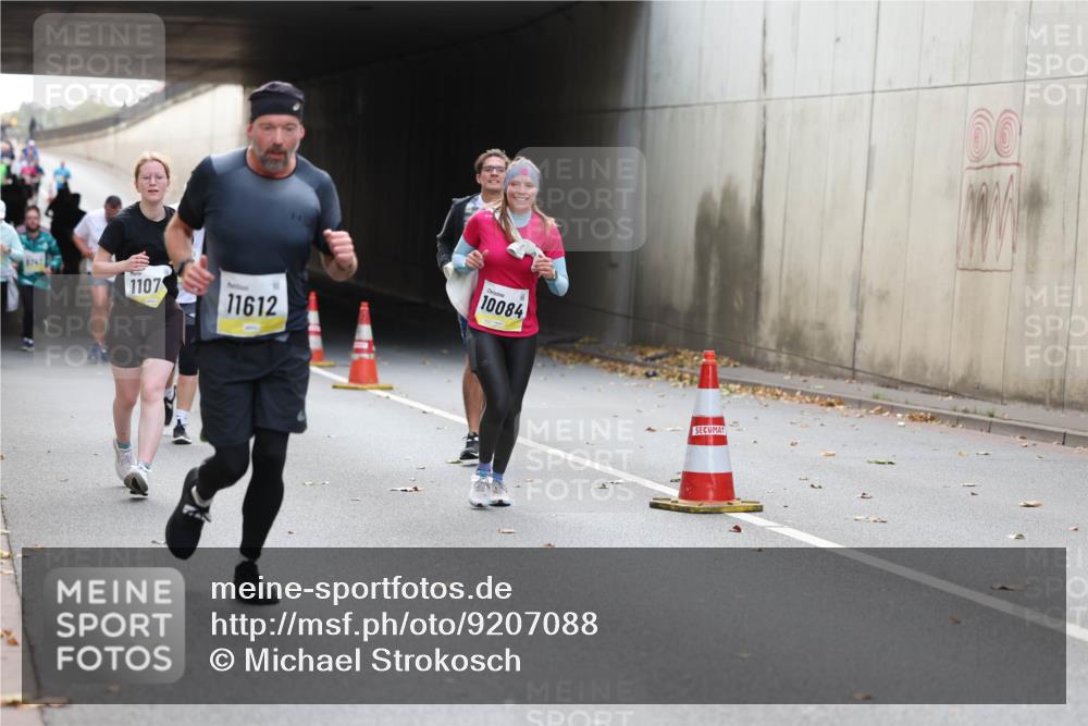 05.10.2025 - 20. swb-Marathon Bremen Michael Strokosch http://msf.ph/oto/9207088 05.10.2025 10:52:47 Laufen 1107, 11612, 10084, 00 meine-sportfotos.de