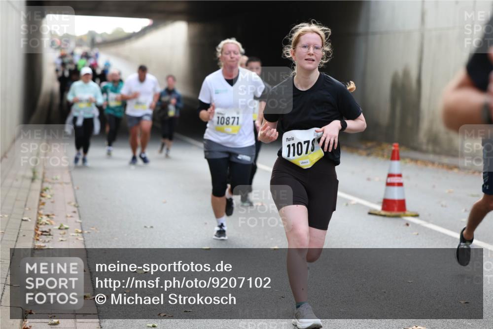 05.10.2025 - 20. swb-Marathon Bremen Michael Strokosch http://msf.ph/oto/9207102 05.10.2025 10:52:50 Laufen 10871, 11078 meine-sportfotos.de