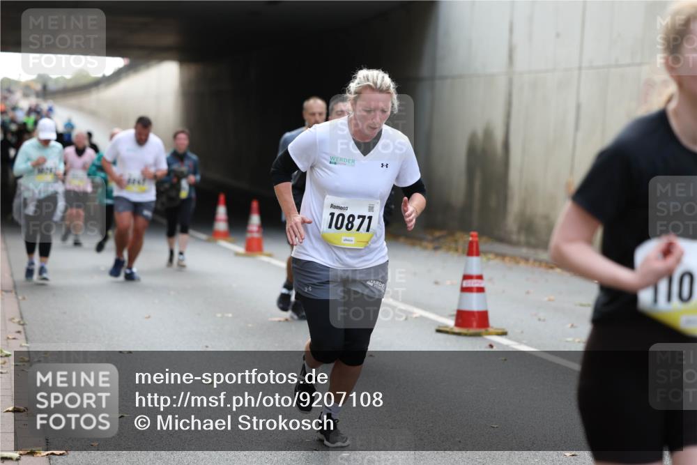 05.10.2025 - 20. swb-Marathon Bremen Michael Strokosch http://msf.ph/oto/9207108 05.10.2025 10:52:51 Laufen 10871, 10 meine-sportfotos.de