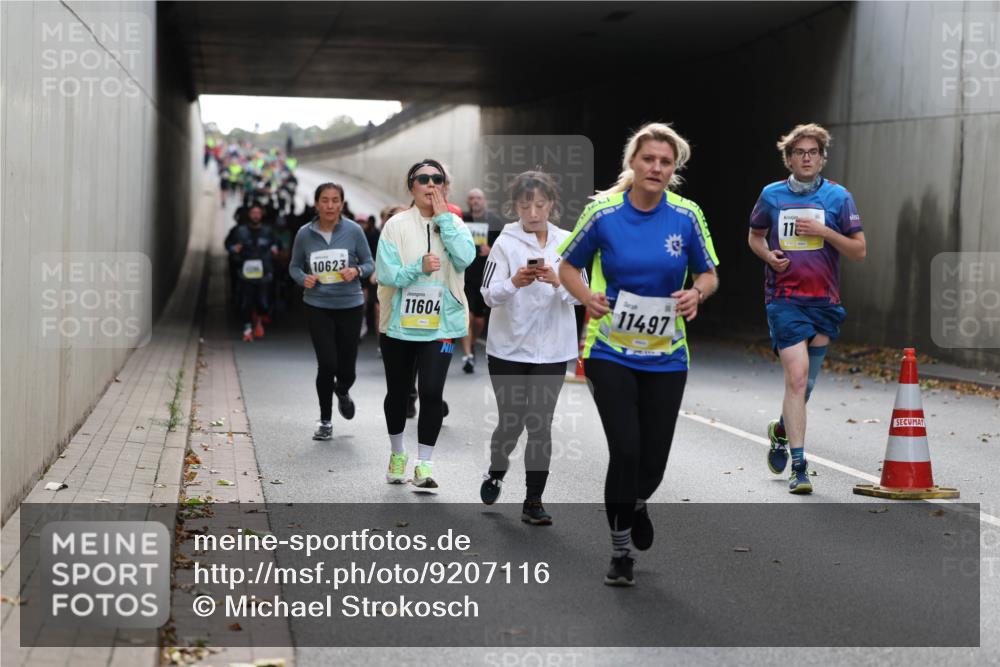 05.10.2025 - 20. swb-Marathon Bremen Michael Strokosch http://msf.ph/oto/9207116 05.10.2025 10:59:25 Laufen 10623, 11604, 11497, 11 meine-sportfotos.de