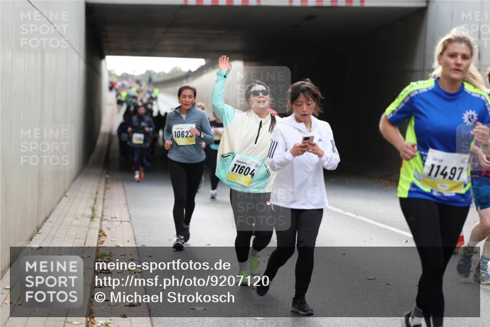05.10.2025 - 20. swb-Marathon Bremen Michael Strokosch http://msf.ph/oto/9207120 05.10.2025 10:59:27 Laufen 10623, 11604, 11497 meine-sportfotos.de