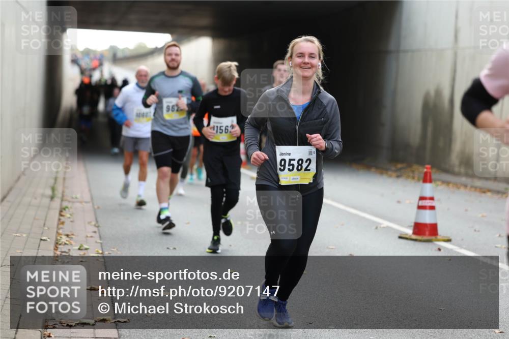 05.10.2025 - 20. swb-Marathon Bremen Michael Strokosch http://msf.ph/oto/9207147 05.10.2025 10:52:59 Laufen 962, 1562, 9582 meine-sportfotos.de