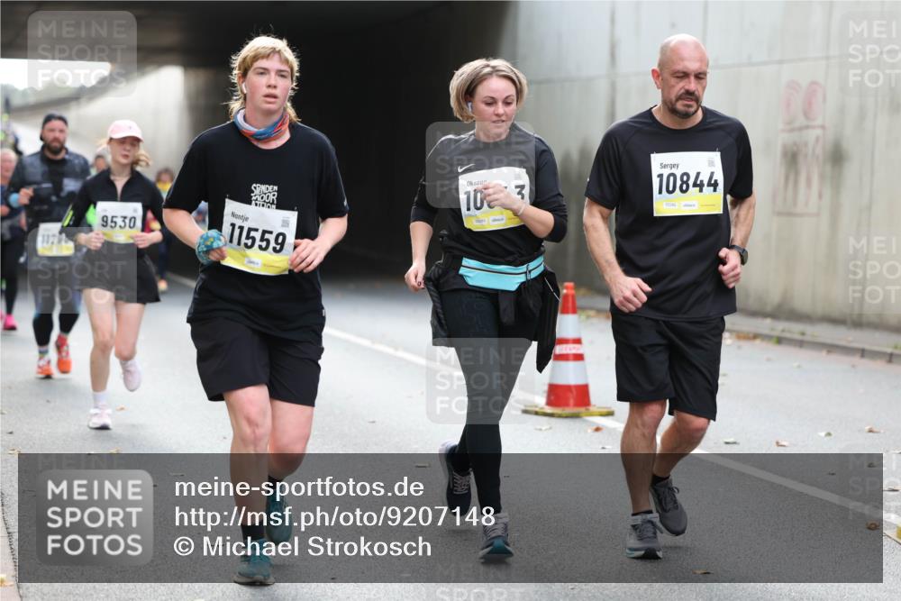 05.10.2025 - 20. swb-Marathon Bremen Michael Strokosch http://msf.ph/oto/9207148 05.10.2025 10:59:33 Laufen 9530, 11559, 10, 3, 10844, 02282 meine-sportfotos.de