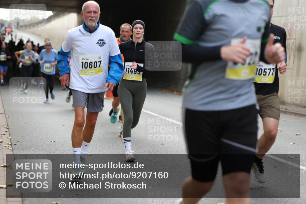 05.10.2025 - 20. swb-Marathon Bremen Michael Strokosch http://msf.ph/oto/9207160 05.10.2025 10:53:02 Laufen 10607, 11495, 10577 meine-sportfotos.de