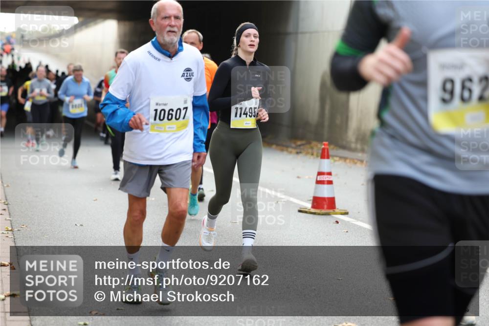 05.10.2025 - 20. swb-Marathon Bremen Michael Strokosch http://msf.ph/oto/9207162 05.10.2025 10:53:02 Laufen 10607, 11495, 962 meine-sportfotos.de