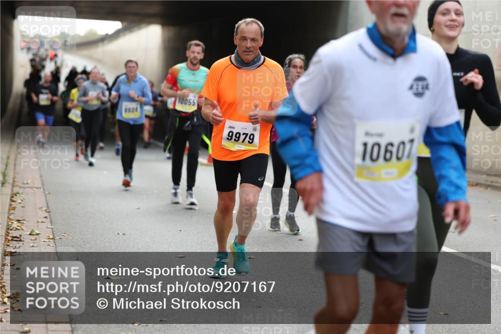 05.10.2025 - 20. swb-Marathon Bremen Michael Strokosch http://msf.ph/oto/9207167 05.10.2025 10:53:03 Laufen 960, 10055, 02106, 9979, 10607 meine-sportfotos.de